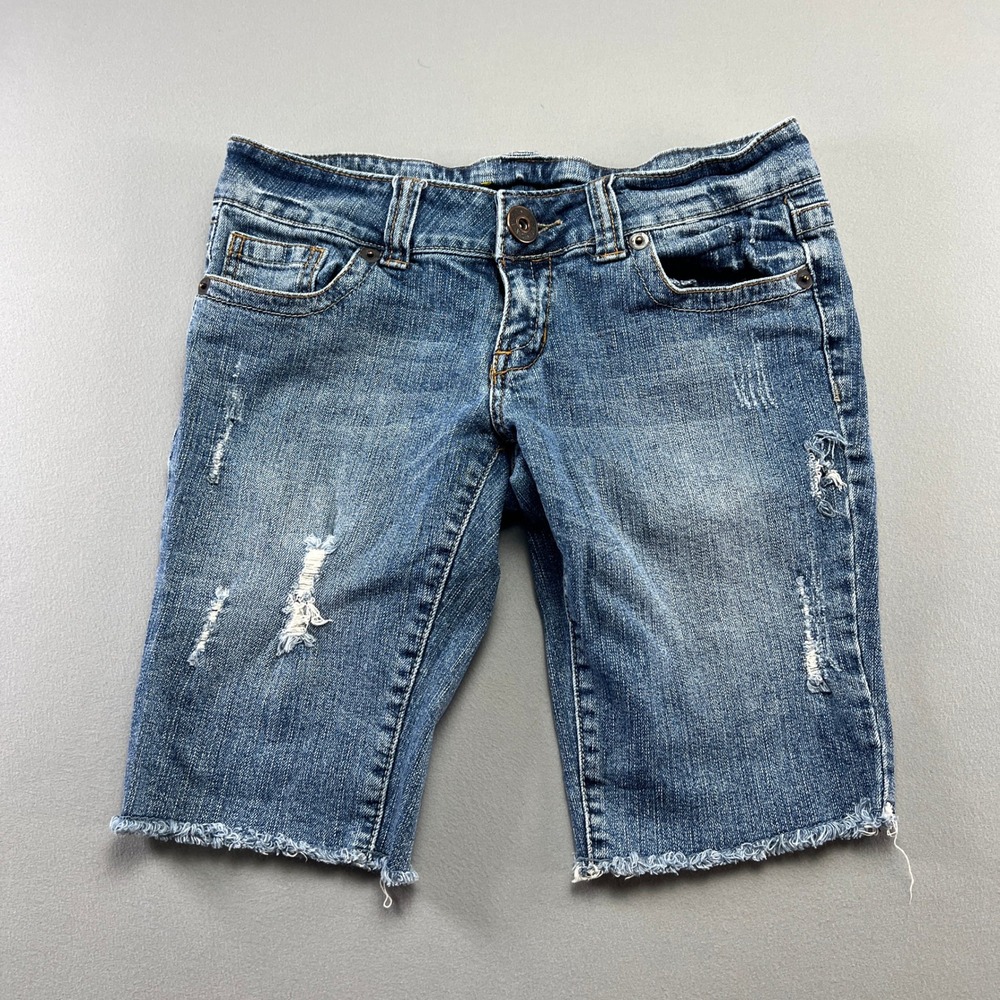 Zco Shorts Womens 9 Blue Denim Cotton Stretch Medium Wash Distressed Frayed Hem